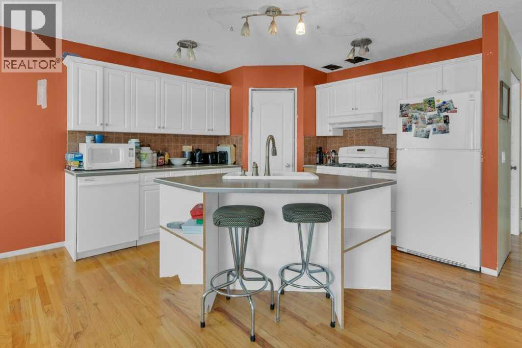 10832 Valley Springs Road Nw, Calgary, Alberta  T3B 5R2 - Photo 21 - A2282530