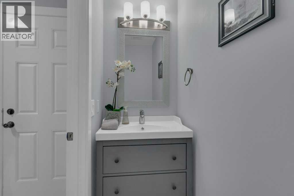 10832 Valley Springs Road Nw, Calgary, Alberta  T3B 5R2 - Photo 19 - A2282530