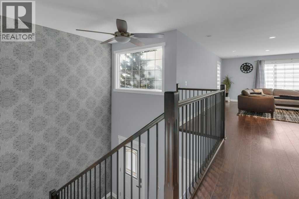 10832 Valley Springs Road Nw, Calgary, Alberta  T3B 5R2 - Photo 5 - A2282530