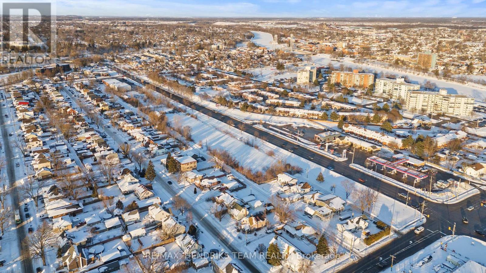 1 Drew Street, Welland (Broadway), Ontario  L3C 5H8 - Photo 2 - X12764630