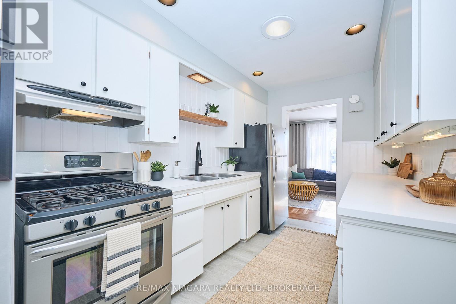 160 Norway Avenue, Welland (Prince Charles), Ontario  L3C 4A5 - Photo 22 - X12764632