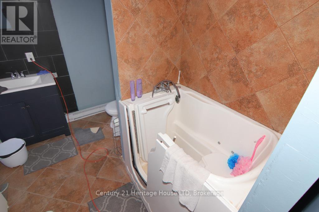 4034 Canborough Road, West Lincoln (Bismark/wellandport), Ontario  L0R 2J0 - Photo 28 - X12764654