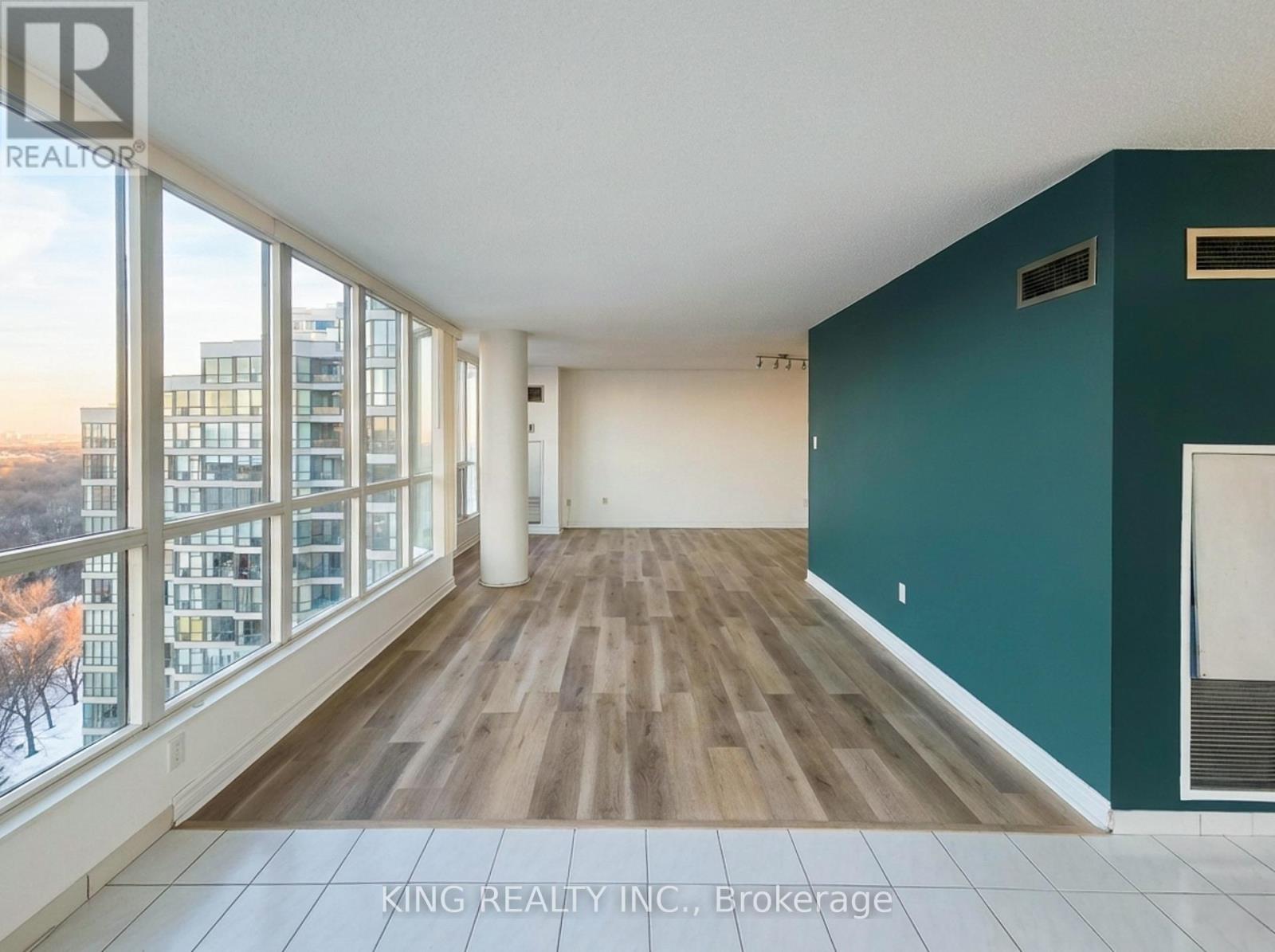 1415 - 1 Rowntree Road, Toronto, Ontario  M9V 5G7 - Photo 2 - W12764634