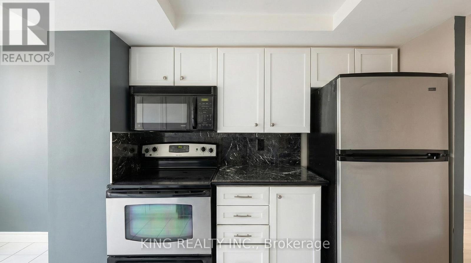 1415 - 1 Rowntree Road, Toronto, Ontario  M9V 5G7 - Photo 4 - W12764634