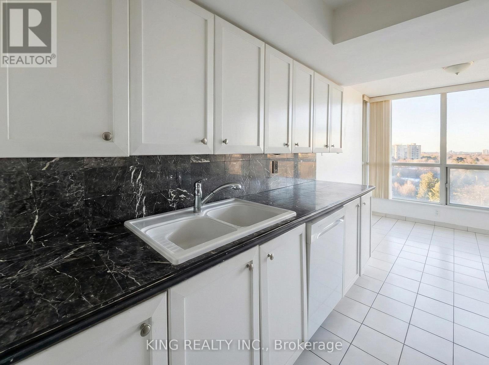 1415 - 1 Rowntree Road, Toronto, Ontario  M9V 5G7 - Photo 5 - W12764634