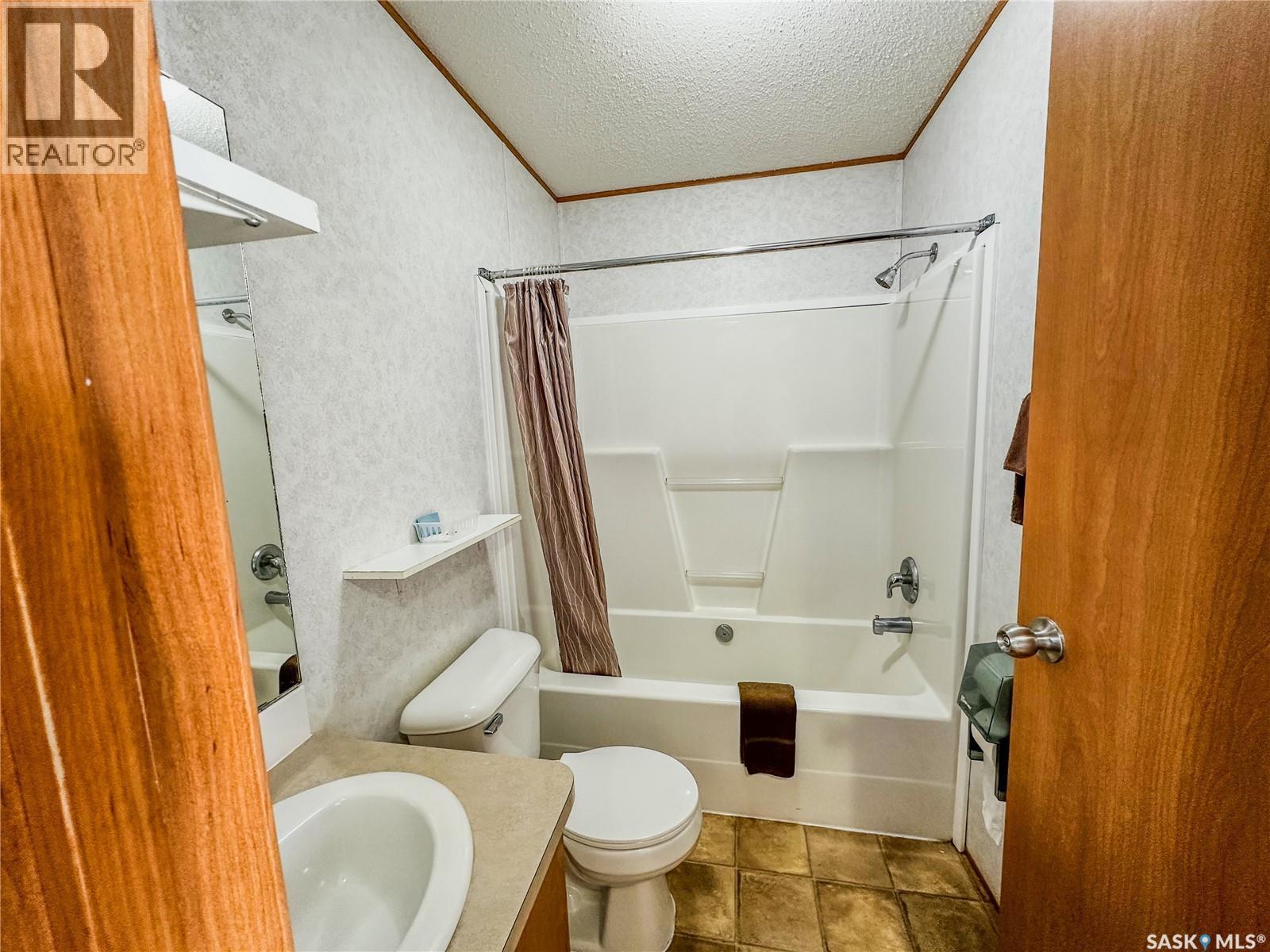 1041 Kaiser William Avenue, Langenburg, Saskatchewan  S0A 2A0 - Photo 26 - SK028058