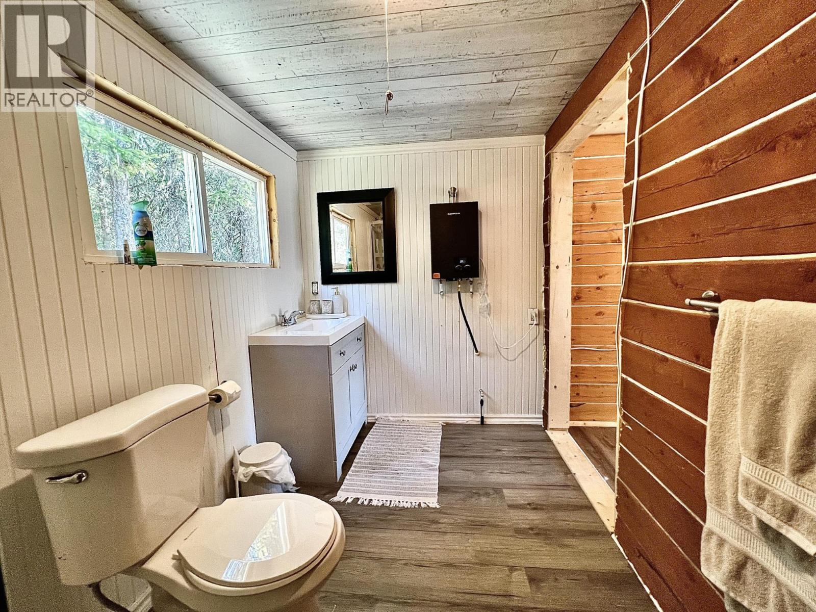 183 Calder Road, Edgewood, British Columbia  V0G 1J0 - Photo 12 - 10374108