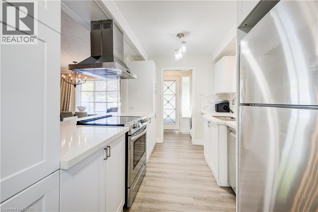 4 Jill Court, St. Catharines, Ontario  L2S 1A6 - Photo 3 - 40787510