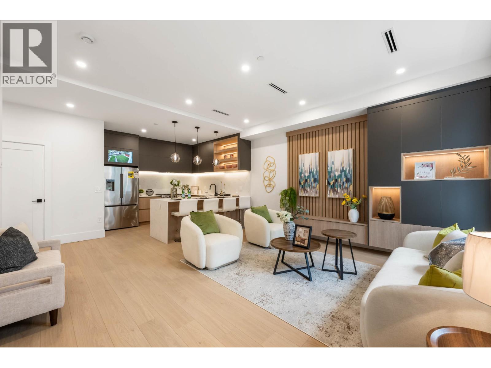 Listing Picture 5 of 38 : 4 3065 CHARLES STREET, Vancouver / 溫哥華 - 魯藝地產 Yvonne Lu Group - MLS Medallion Club Member