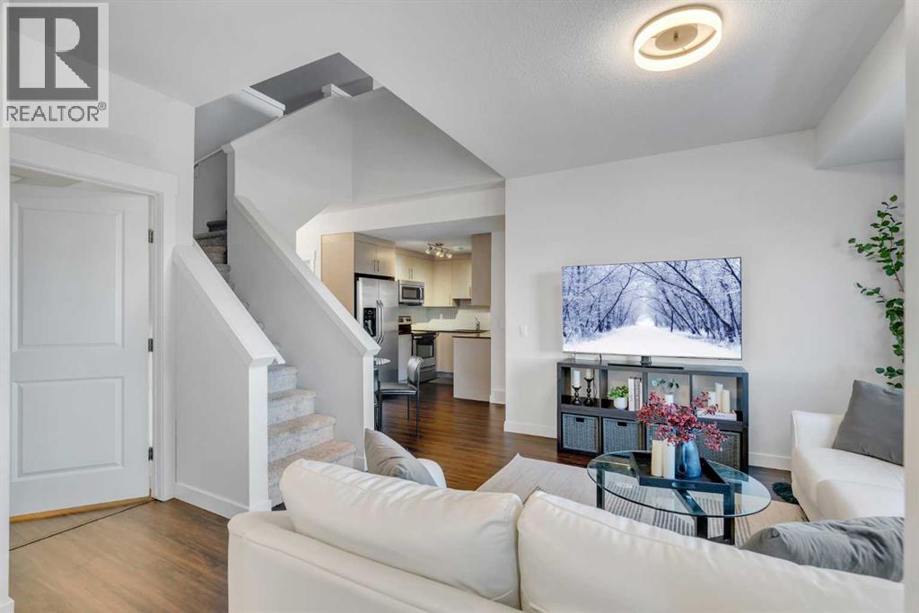 6, 59 West Coach Manor Sw, Calgary, Alberta  T3H 1R7 - Photo 7 - A2284349