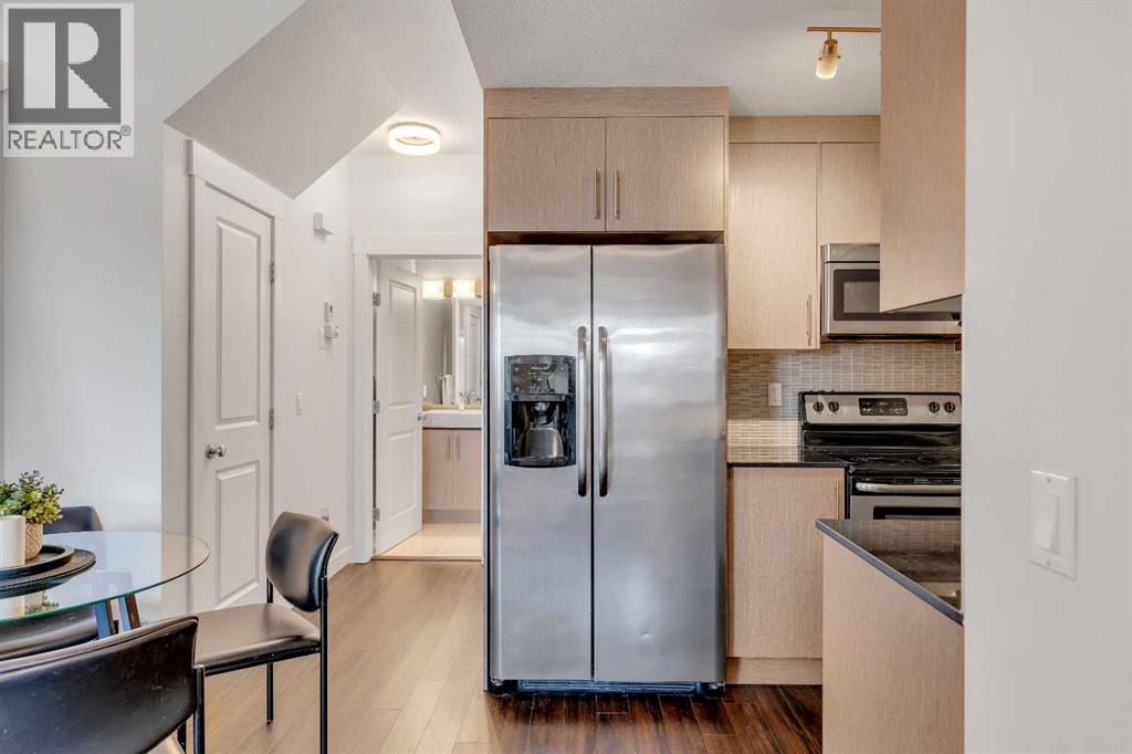 6, 59 West Coach Manor Sw, Calgary, Alberta  T3H 1R7 - Photo 15 - A2284349