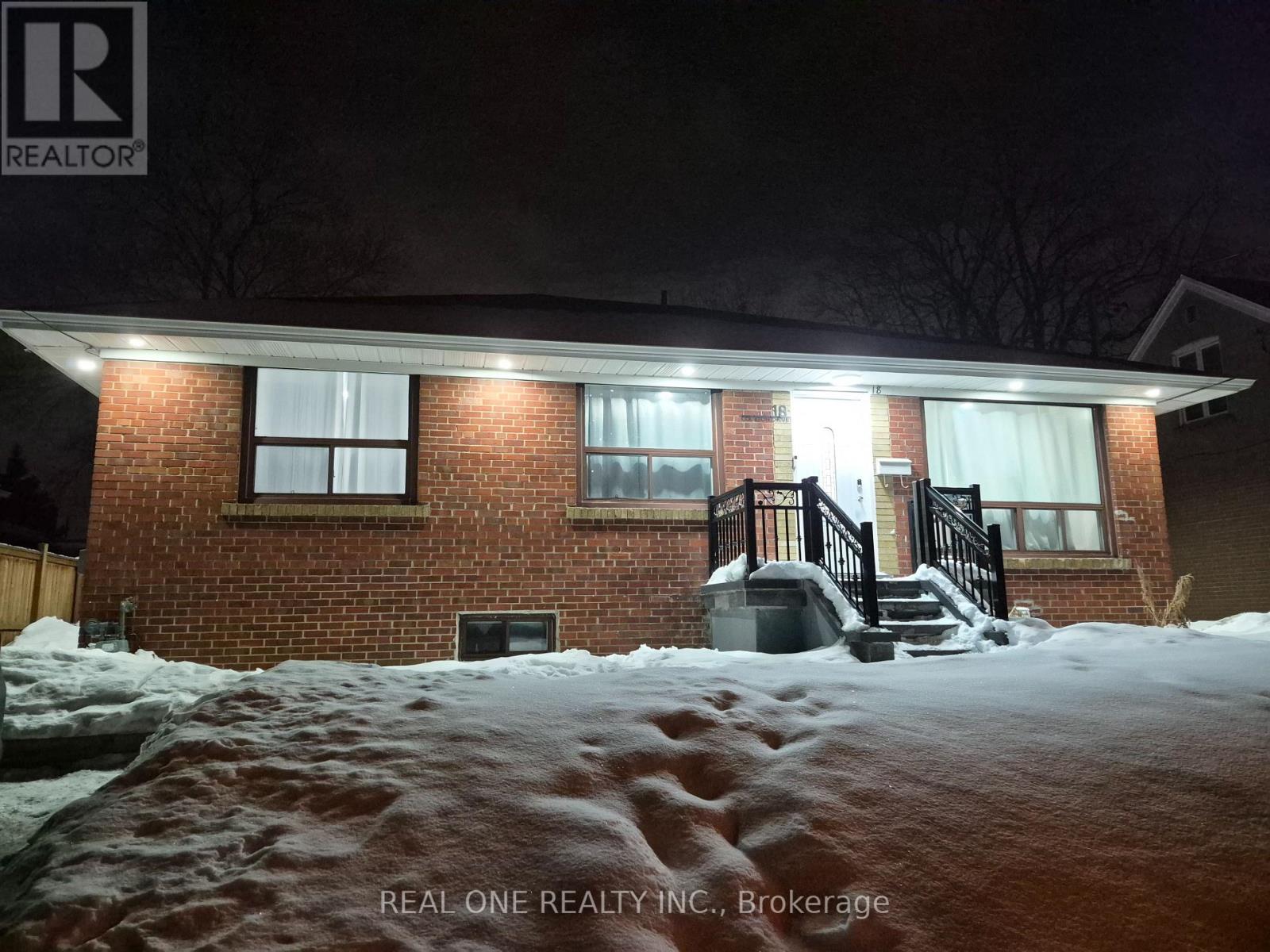 18 Courton Drive, Toronto, Ontario  M1R 1K8 - Photo 9 - E12756158