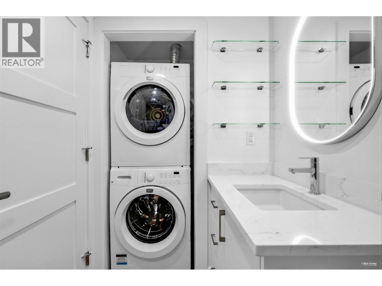 107 2925 Glen Drive, Coquitlam, British Columbia  V3B 7H9 - Photo 13 - R3087317