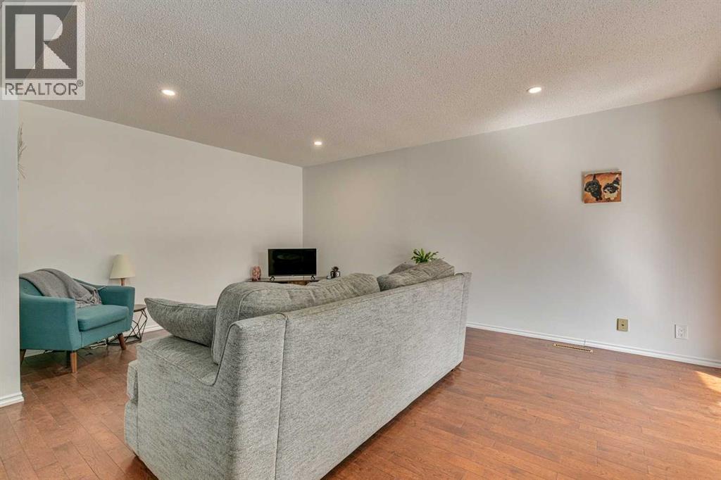 114 Wheatland Trail, Strathmore, Alberta  T1P 1A6 - Photo 4 - A2283510