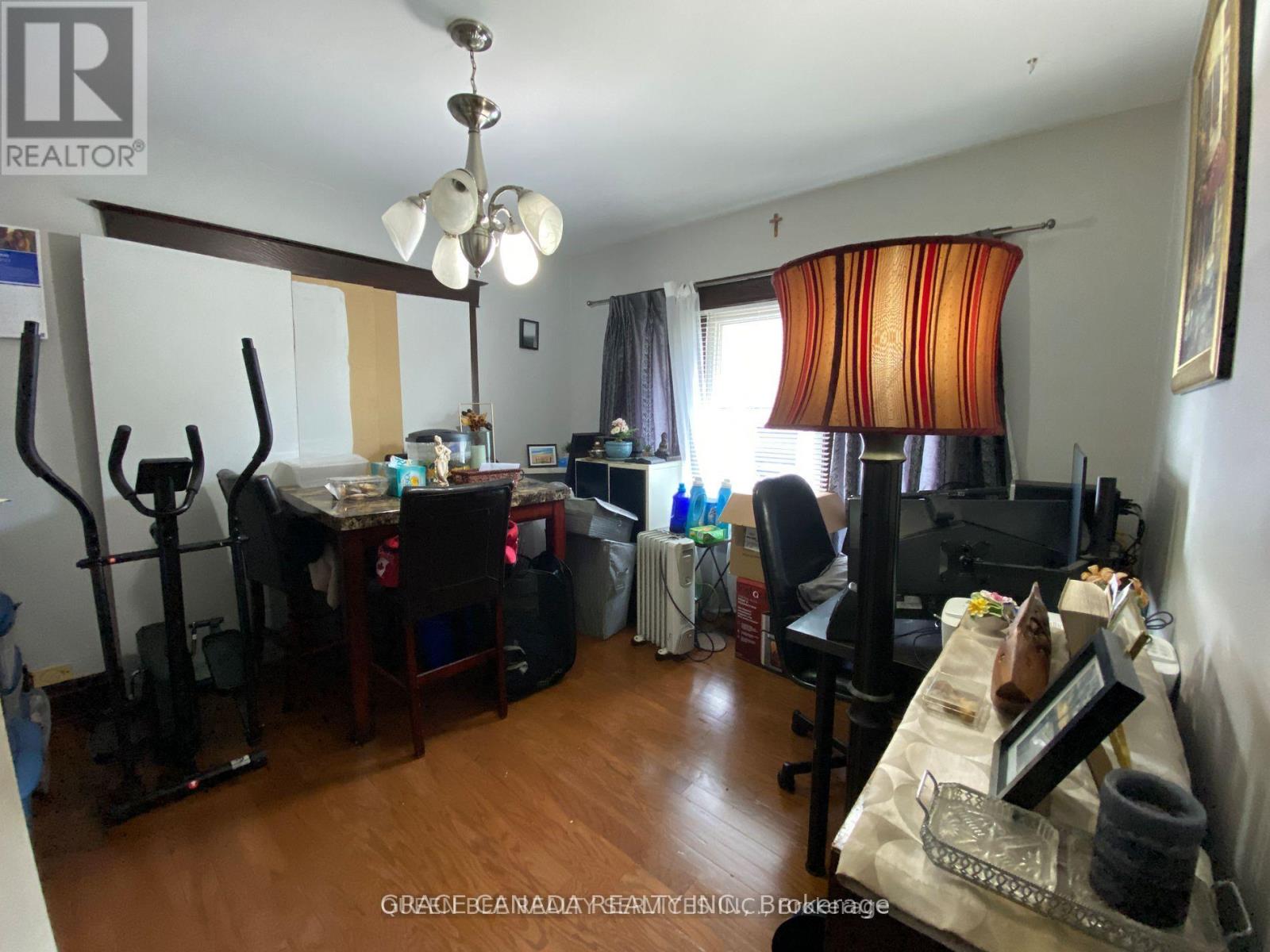 - Main - 4765 Sixth Avenue, Niagara Falls, Ontario  L2E 4T6 - Photo 4 - X12764672