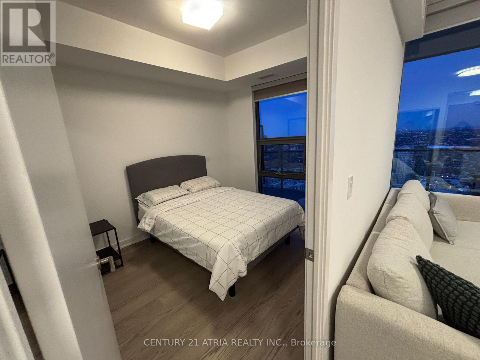 5901 - 11 Wellesley Street, Toronto, Ontario  M4Y 0G4 - Photo 6 - C12762468