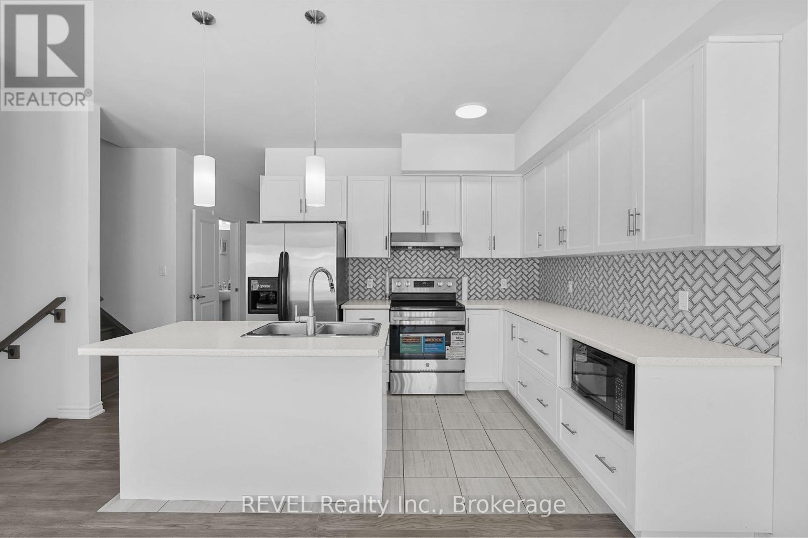 32 Hildred Street, Welland, Ontario  L3B 0J9 - Photo 11 - X12764698