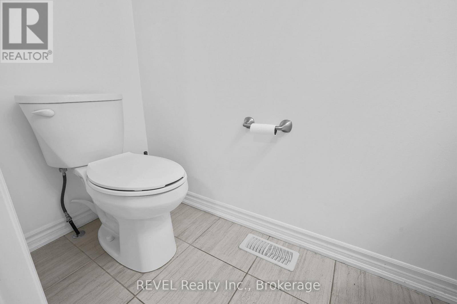 32 Hildred Street, Welland, Ontario  L3B 0J9 - Photo 7 - X12764698