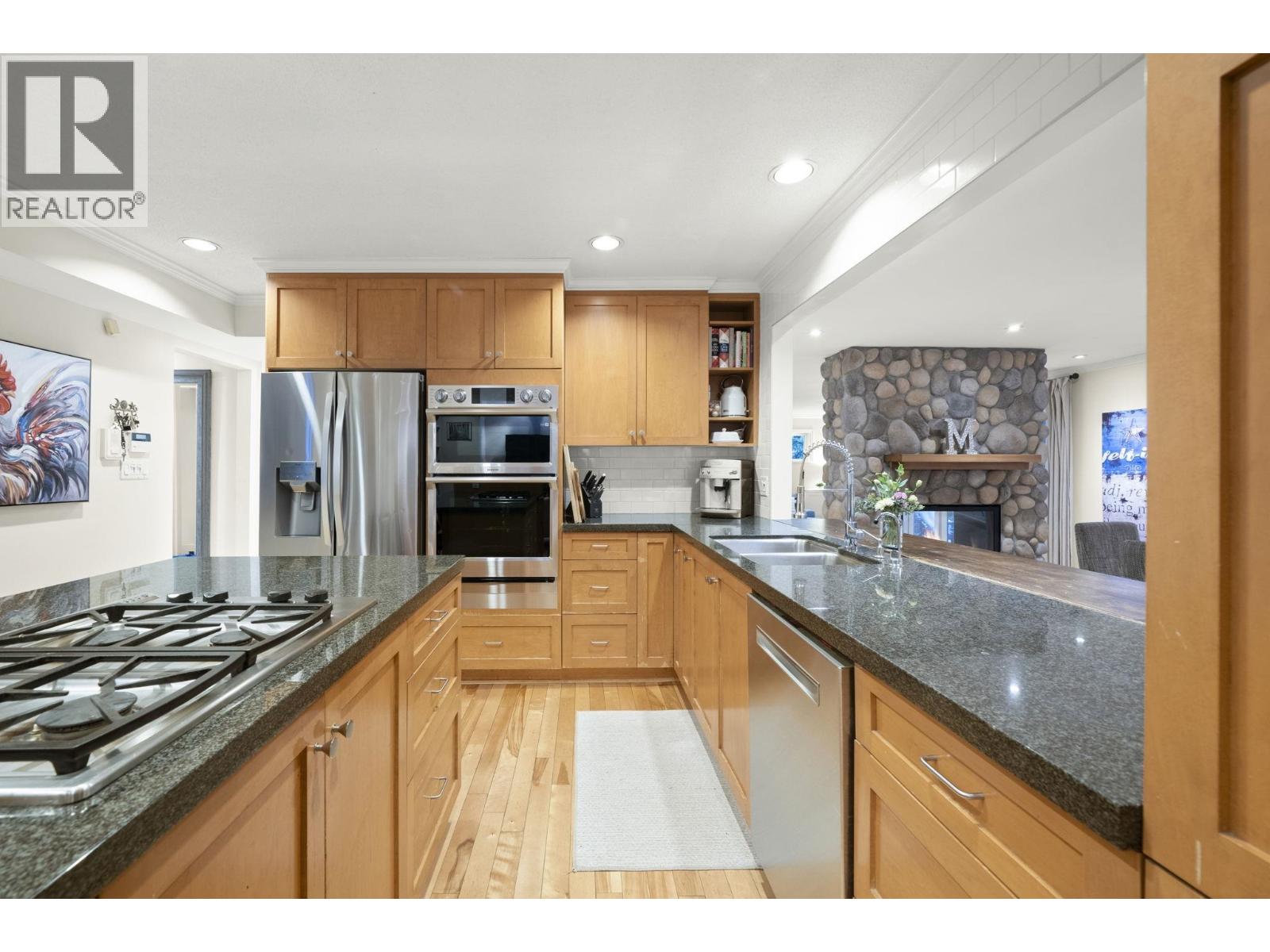 2569 Hyannis Point, North Vancouver, British Columbia  V7H 1R9 - Photo 6 - R3086932