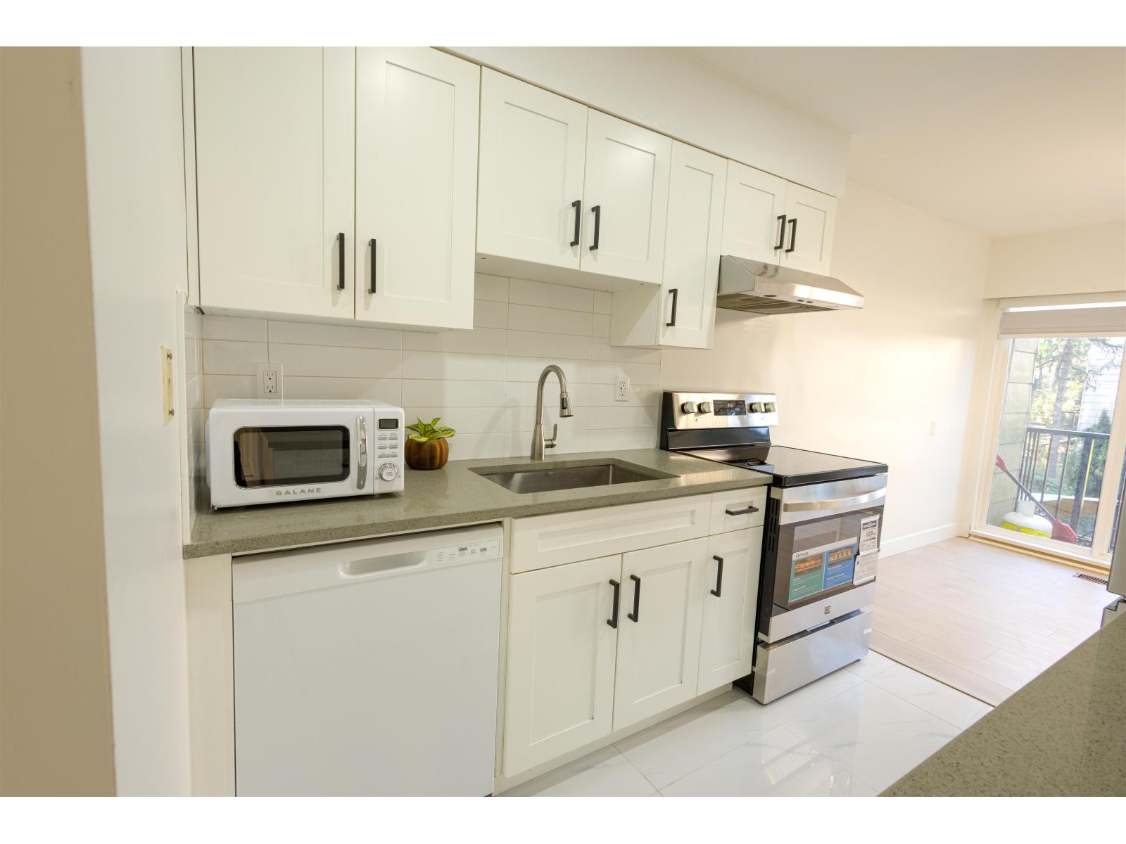 128 15225 105 Avenue, Surrey, British Columbia  V3R 1R9 - Photo 7 - R3085660