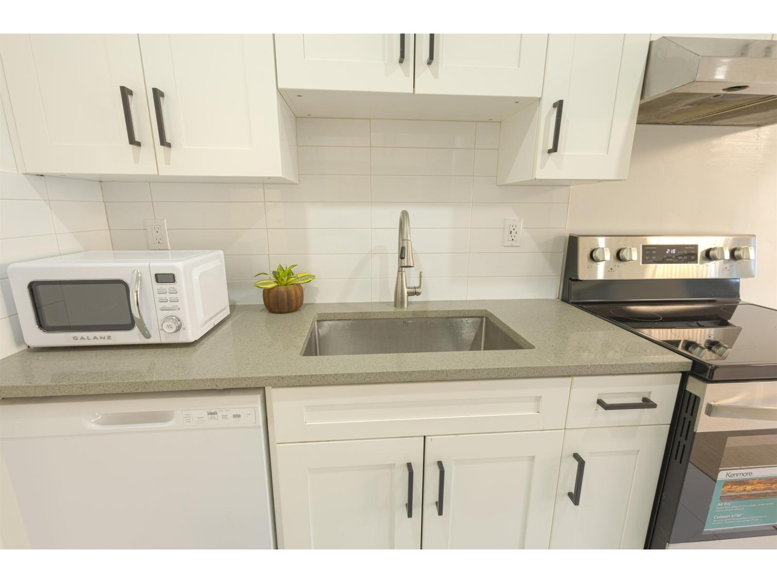 128 15225 105 Avenue, Surrey, British Columbia  V3R 1R9 - Photo 8 - R3085660