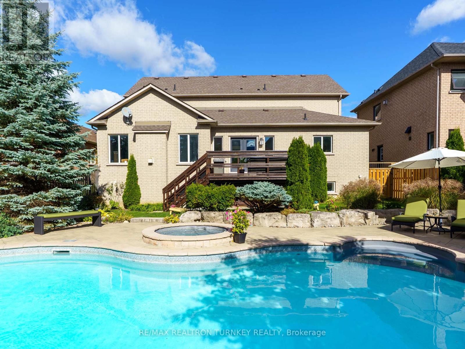 668 Foxcroft Boulevard, Newmarket, Ontario  L3X 1N3 - Photo 41 - N12759342