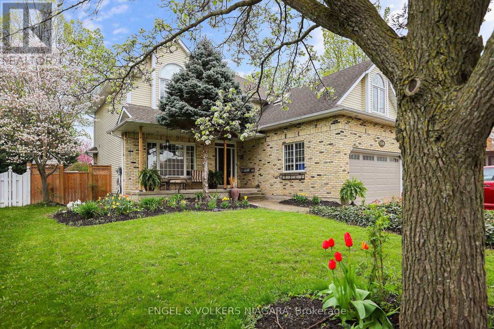 624 Simcoe Street, Niagara-On-The-Lake, Ontario  L0S 1J0 - Photo 2 - X12764704