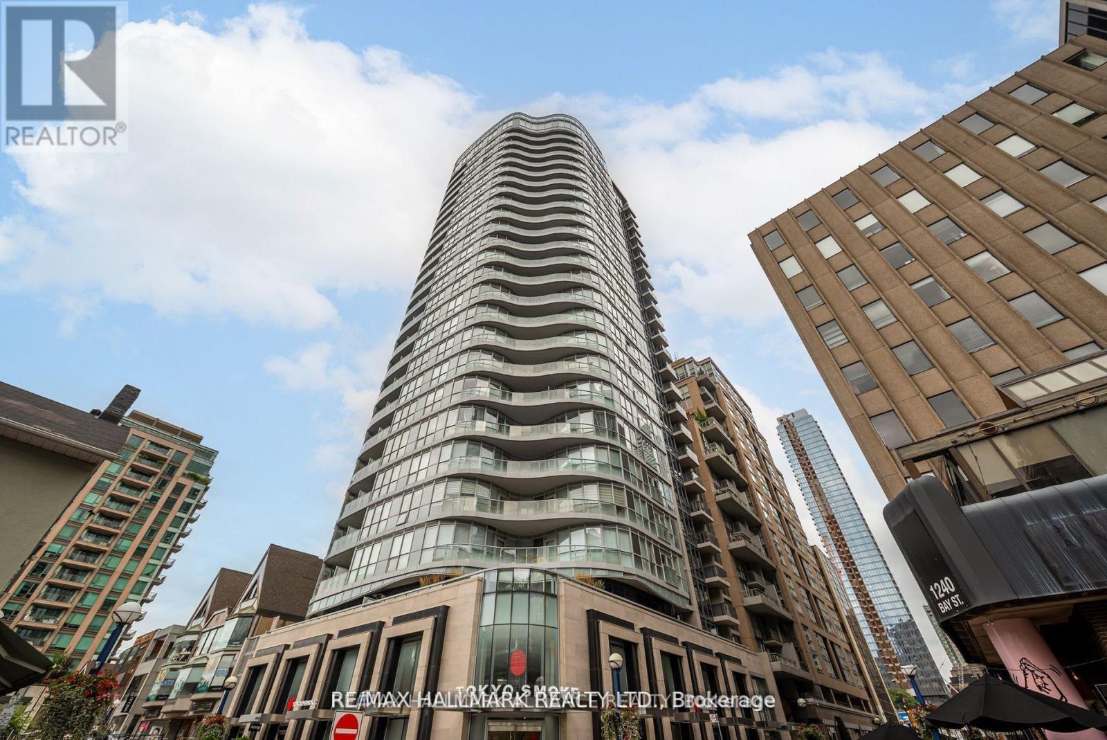 2001 - 88 CUMBERLAND STREET, Toronto, Ontario