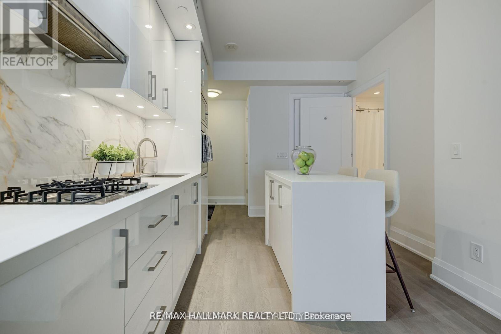 2001 - 88 Cumberland Street, Toronto, Ontario  M5R 1A3 - Photo 11 - C12764734