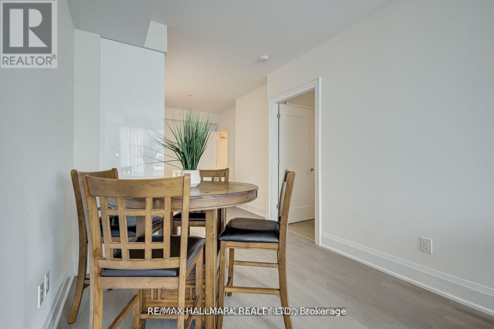 2001 - 88 Cumberland Street, Toronto, Ontario  M5R 1A3 - Photo 17 - C12764734