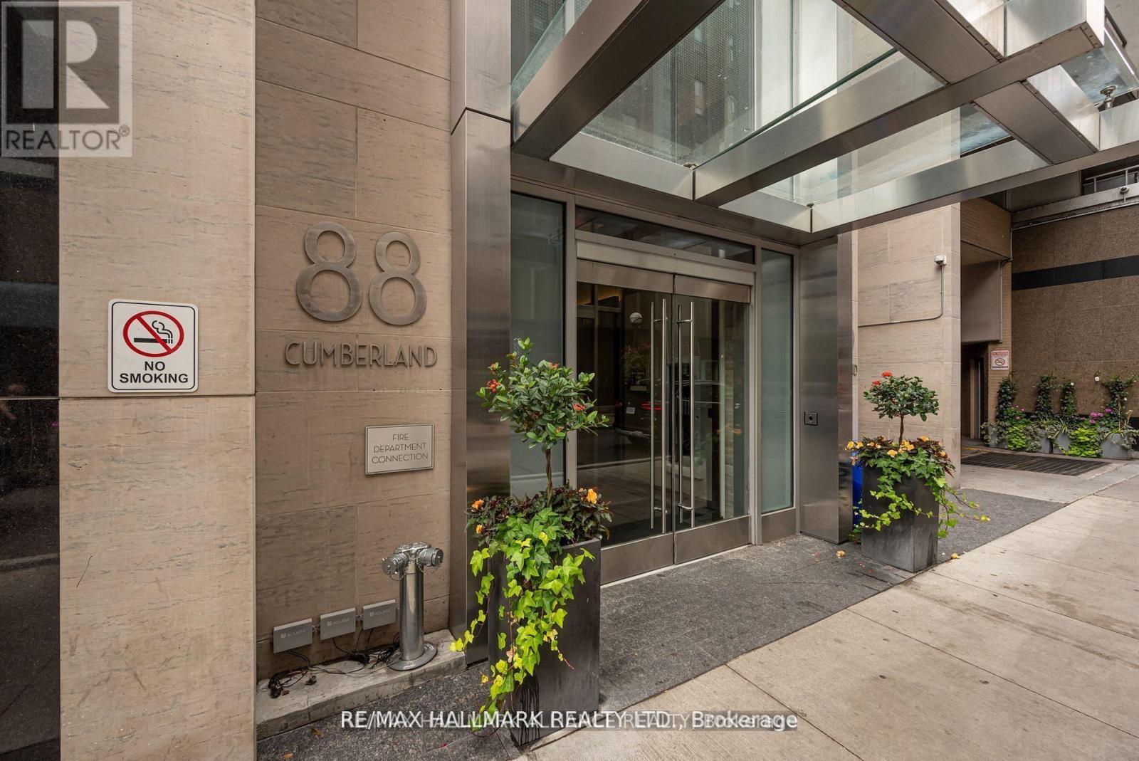 2001 - 88 Cumberland Street, Toronto, Ontario  M5R 1A3 - Photo 2 - C12764734