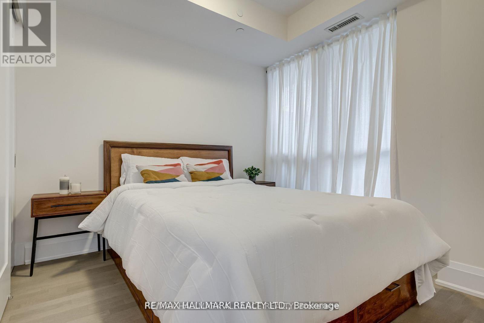 2001 - 88 Cumberland Street, Toronto, Ontario  M5R 1A3 - Photo 22 - C12764734