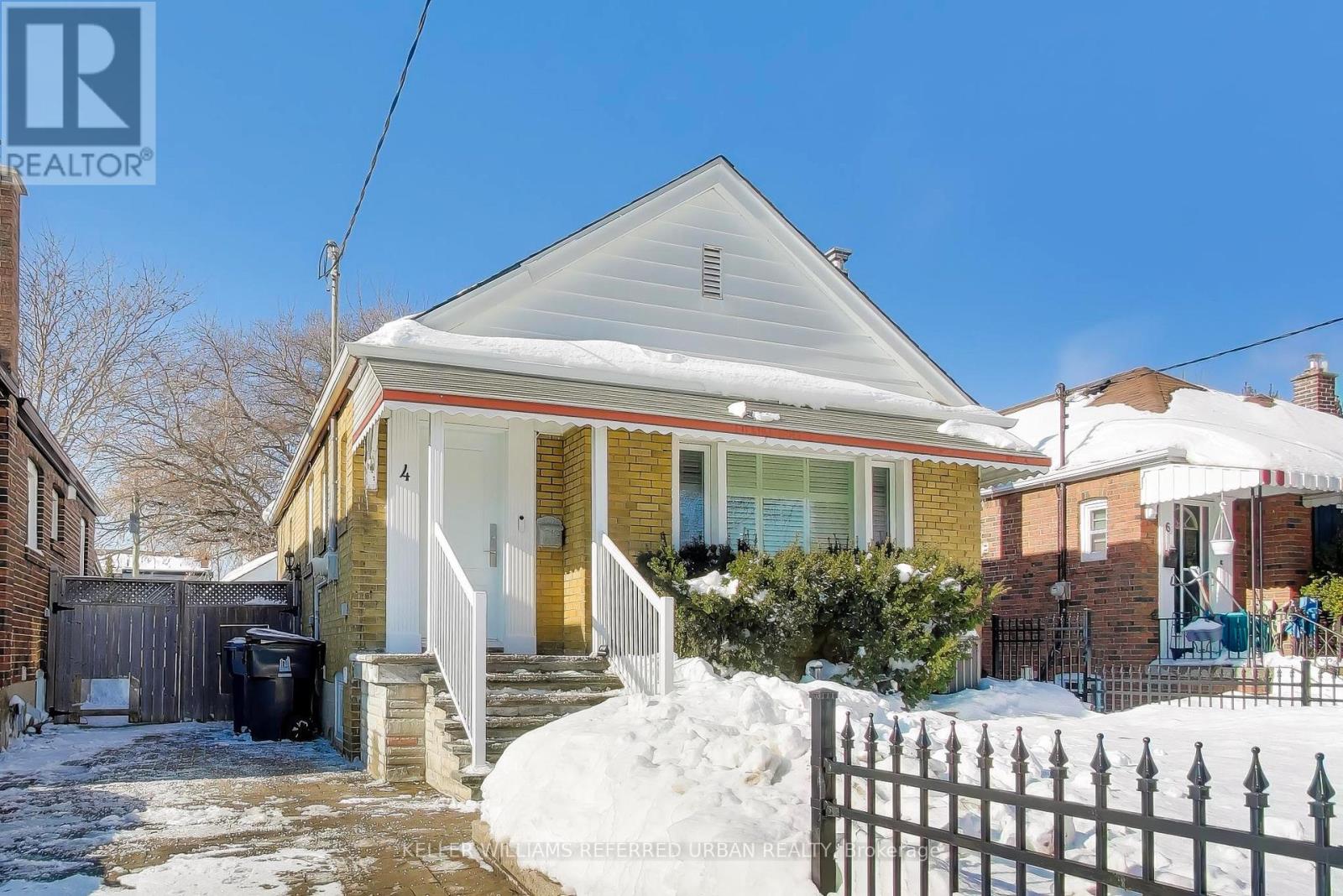 4 BARFIELD AVENUE, Toronto, Ontario