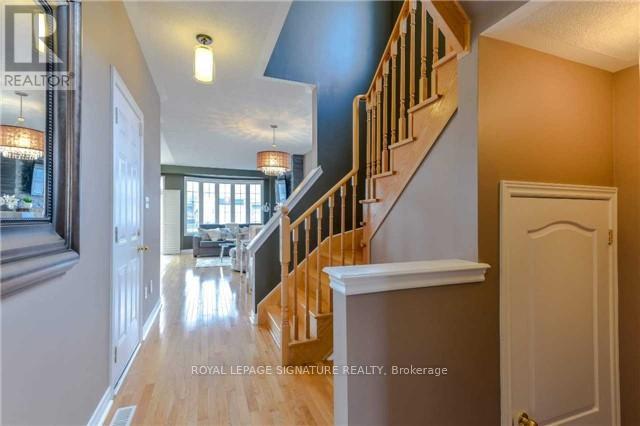 5 Firbank Lane, Whitchurch-Stouffville, Ontario  L4A 0K7 - Photo 3 - N12764702