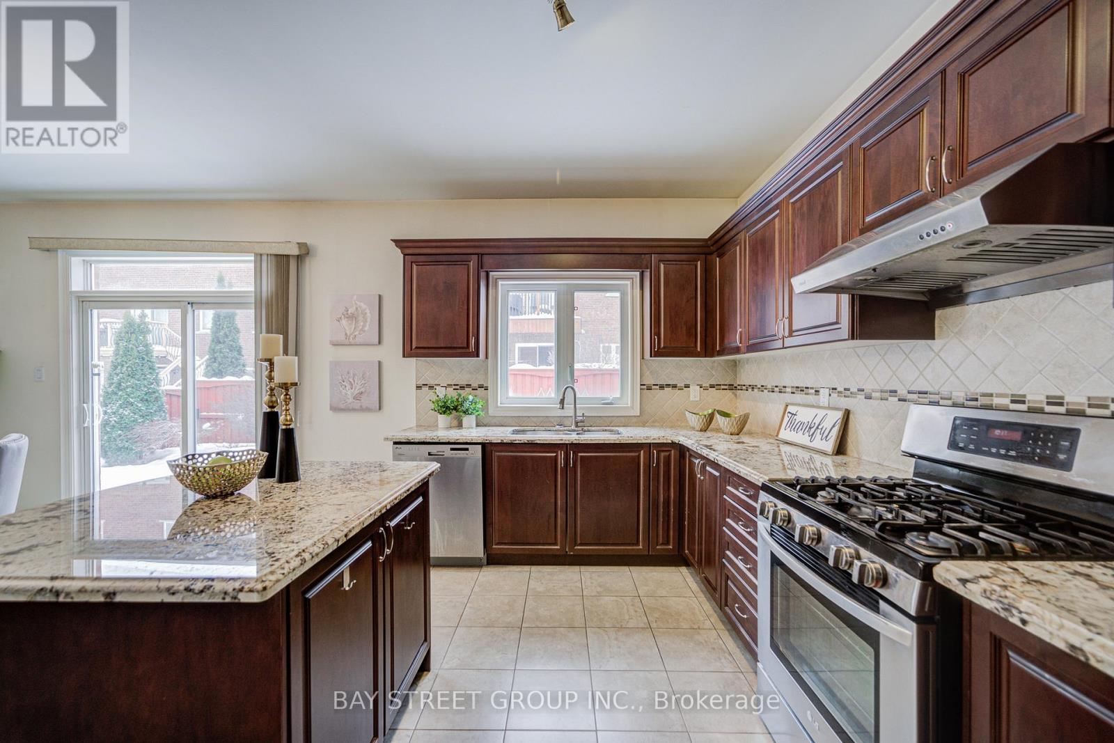 72 Kentland Street, Markham, Ontario  L6E 0L2 - Photo 16 - N12764710