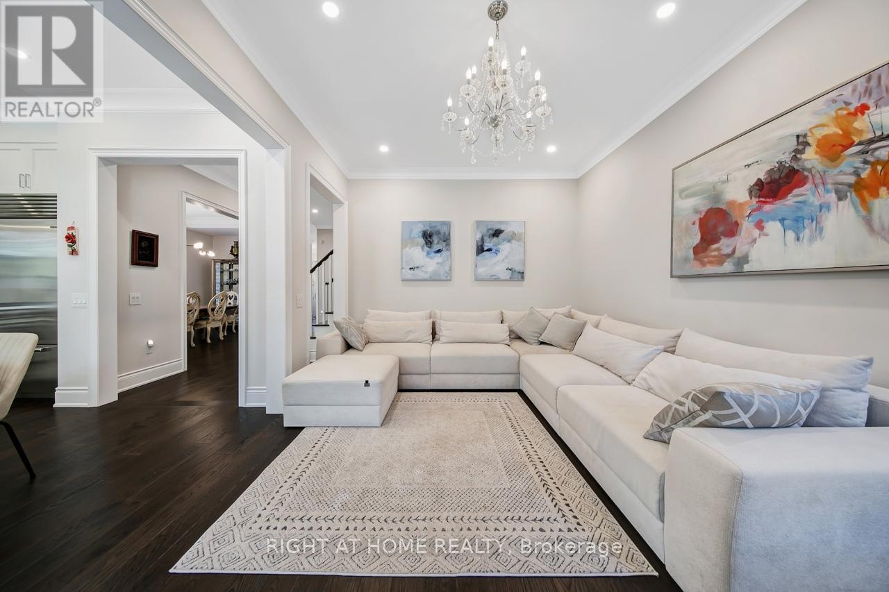 38 Menotti Drive, Richmond Hill, Ontario  L4E 1G6 - Photo 12 - N12764720