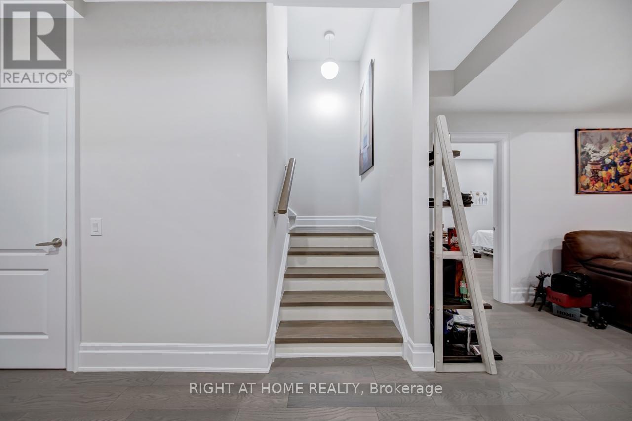 38 Menotti Drive, Richmond Hill, Ontario  L4E 1G6 - Photo 35 - N12764720