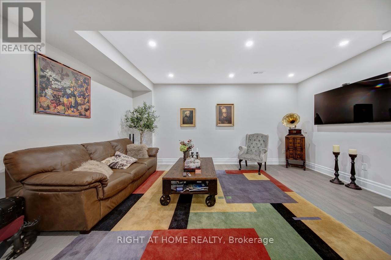 38 Menotti Drive, Richmond Hill, Ontario  L4E 1G6 - Photo 37 - N12764720