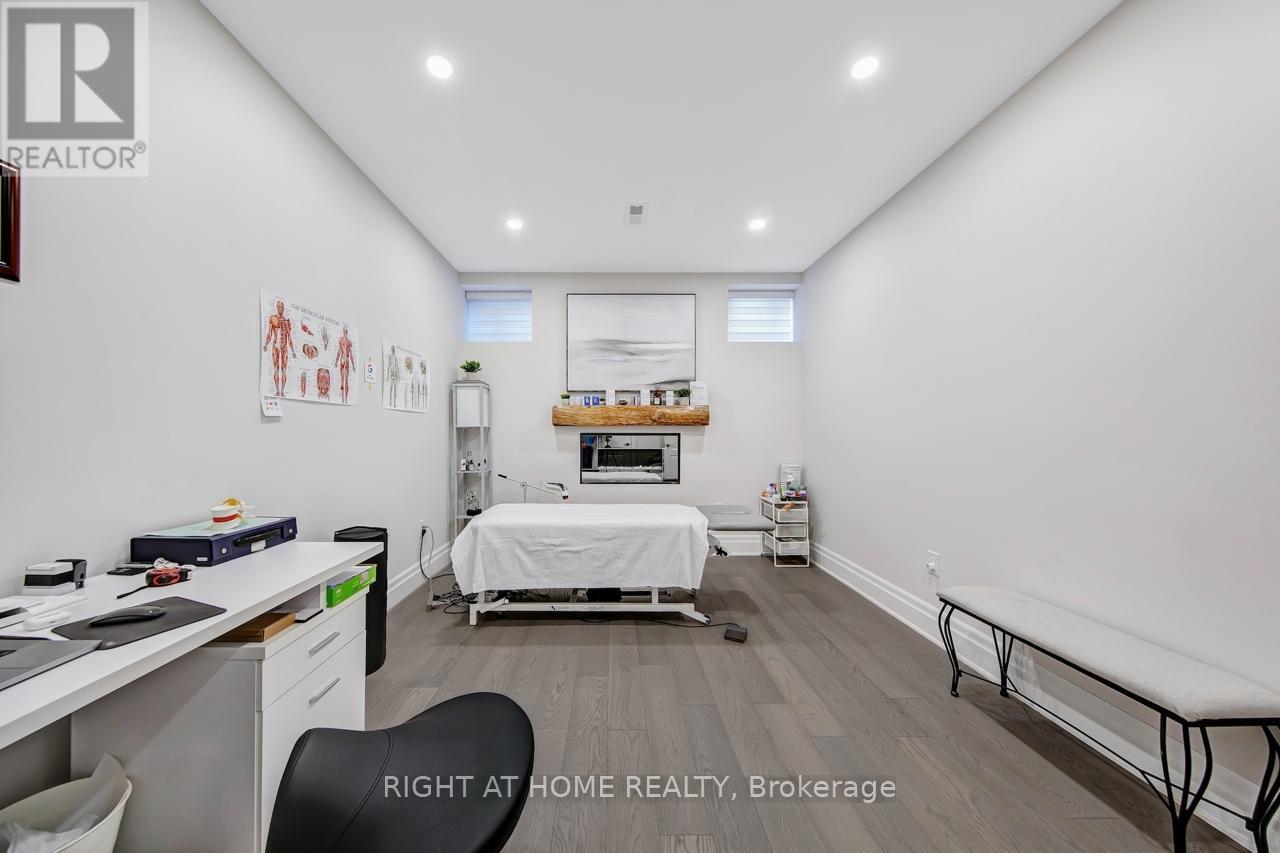 38 Menotti Drive, Richmond Hill, Ontario  L4E 1G6 - Photo 41 - N12764720