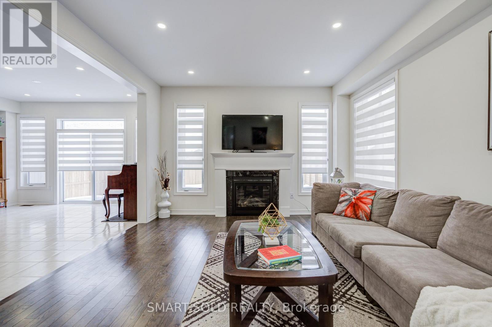 117 Ferragine Crescent, Bradford West Gwillimbury, Ontario  L3Z 4K2 - Photo 10 - N12764732