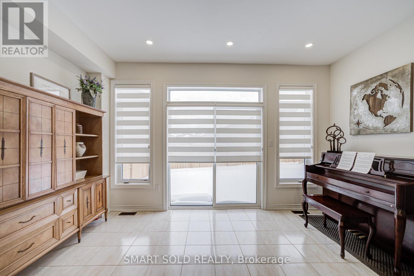 117 Ferragine Crescent, Bradford West Gwillimbury, Ontario  L3Z 4K2 - Photo 19 - N12764732