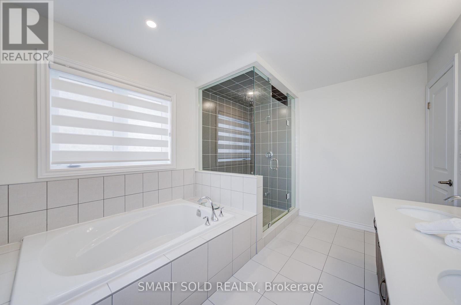 117 Ferragine Crescent, Bradford West Gwillimbury, Ontario  L3Z 4K2 - Photo 32 - N12764732