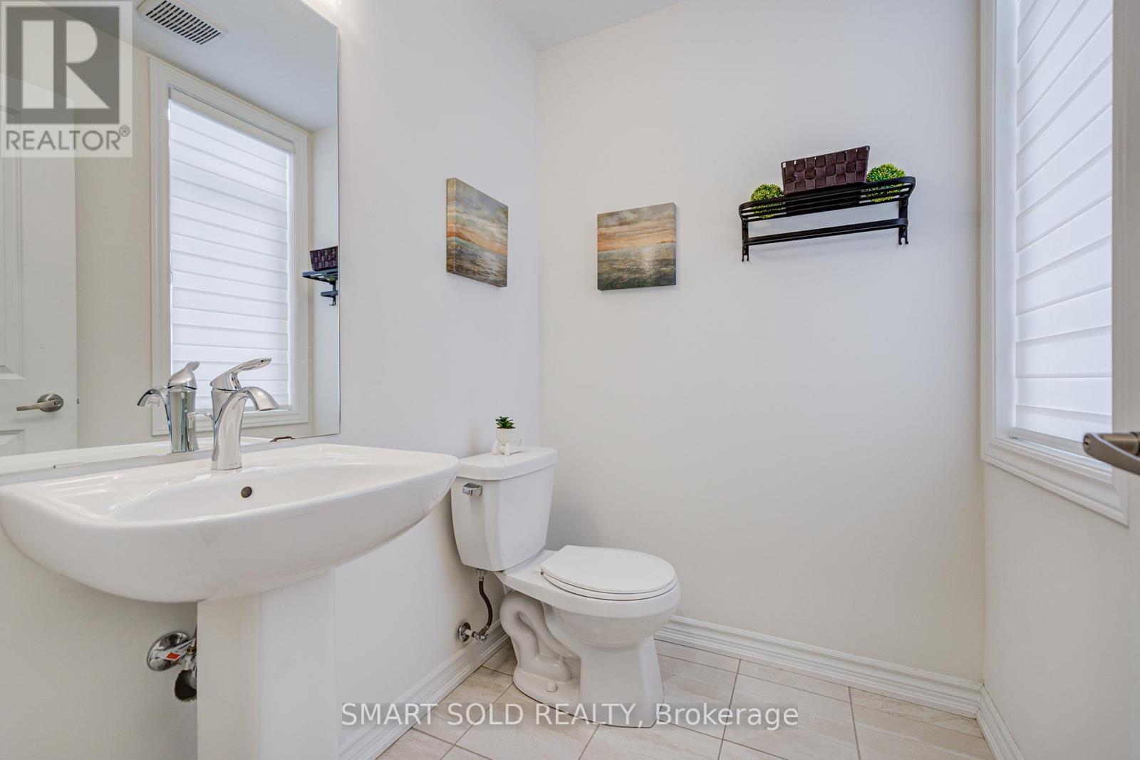 117 Ferragine Crescent, Bradford West Gwillimbury, Ontario  L3Z 4K2 - Photo 4 - N12764732