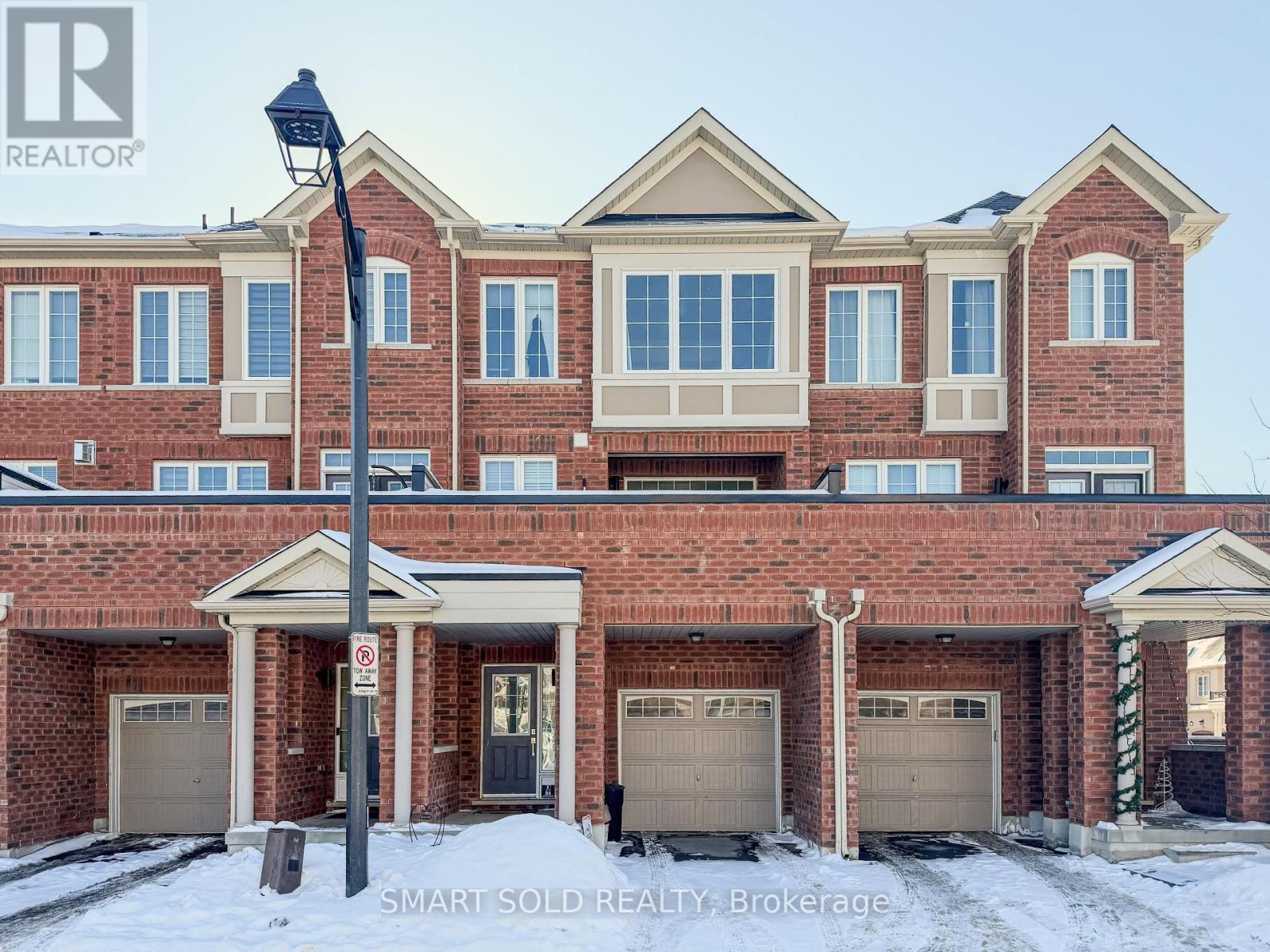 84 LADY DOLORES AVENUE, Vaughan, Ontario