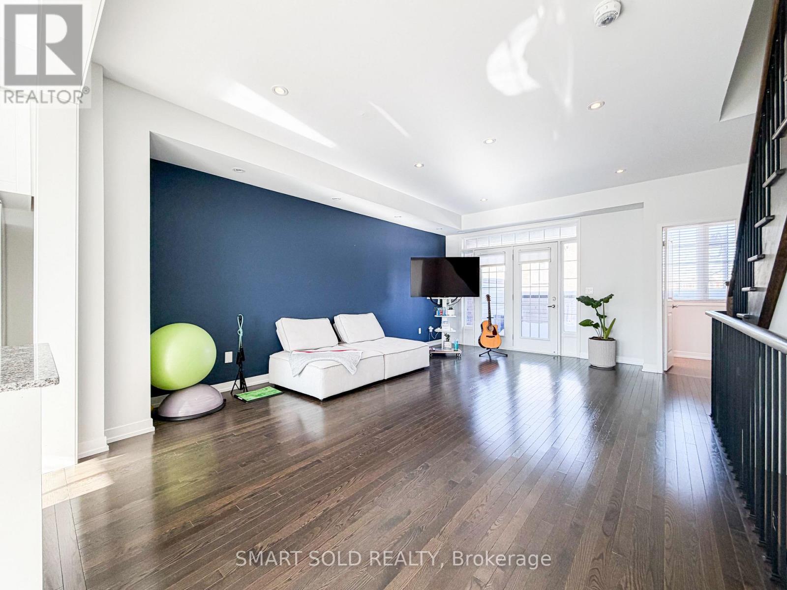 84 Lady Dolores Avenue, Vaughan, Ontario  L6A 4Y4 - Photo 2 - N12764740