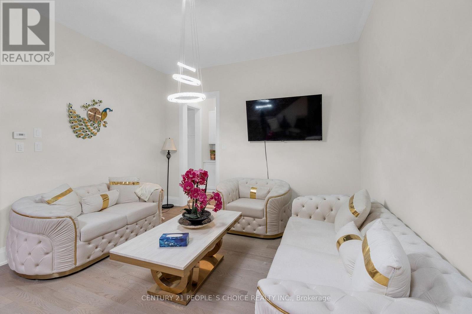 10 Tweedhill Avenue, Caledon, Ontario  L7C 4K5 - Photo 5 - W12764708