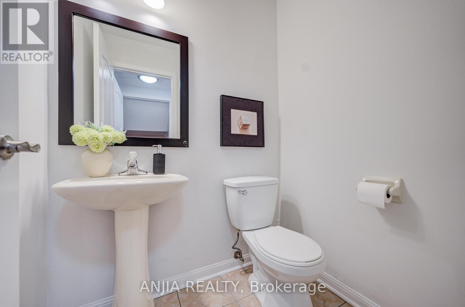 14 Castlemore Avenue, Markham, Ontario  L6C 2B3 - Photo 9 - N12764766