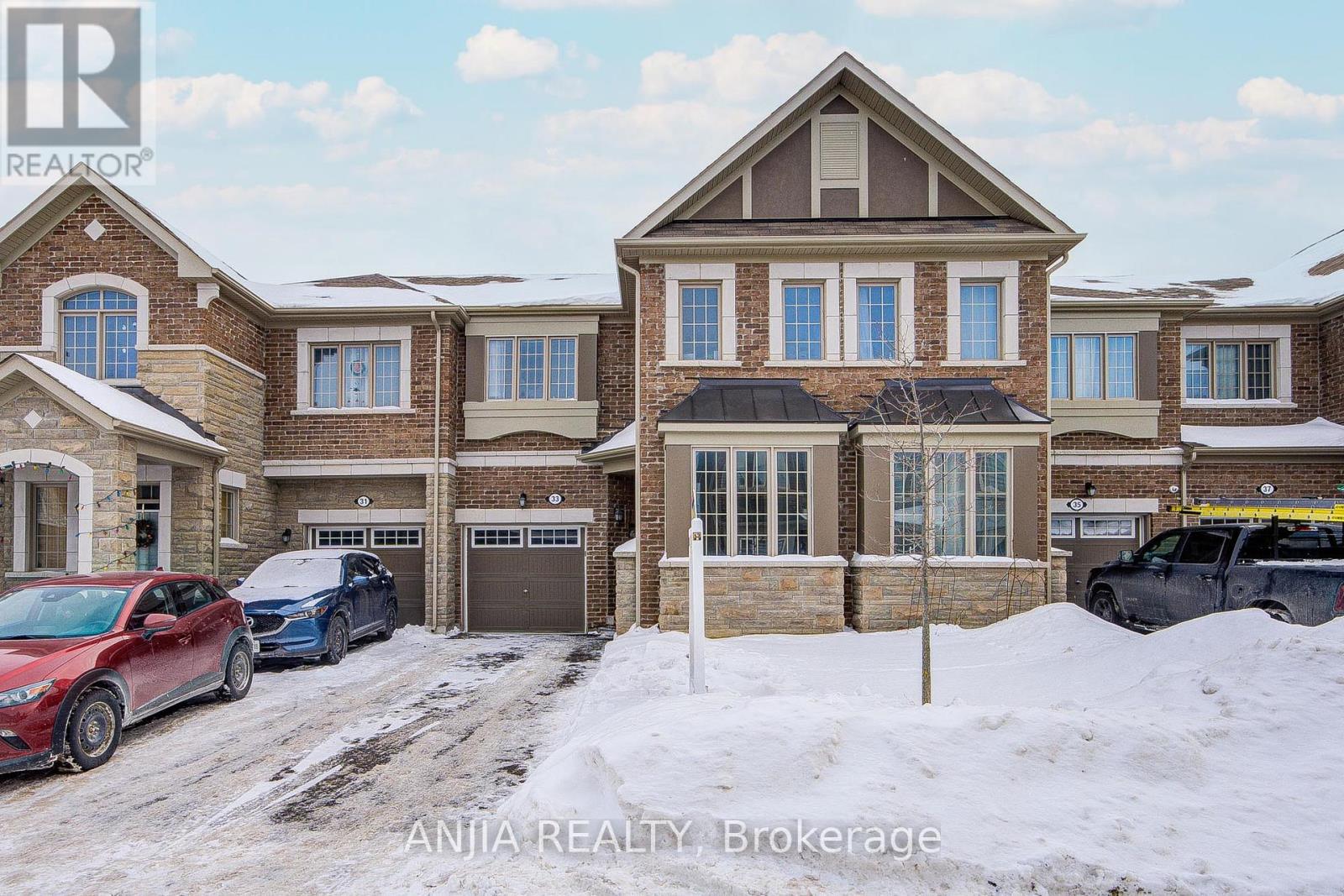 33 NESS DRIVE, Richmond Hill, Ontario