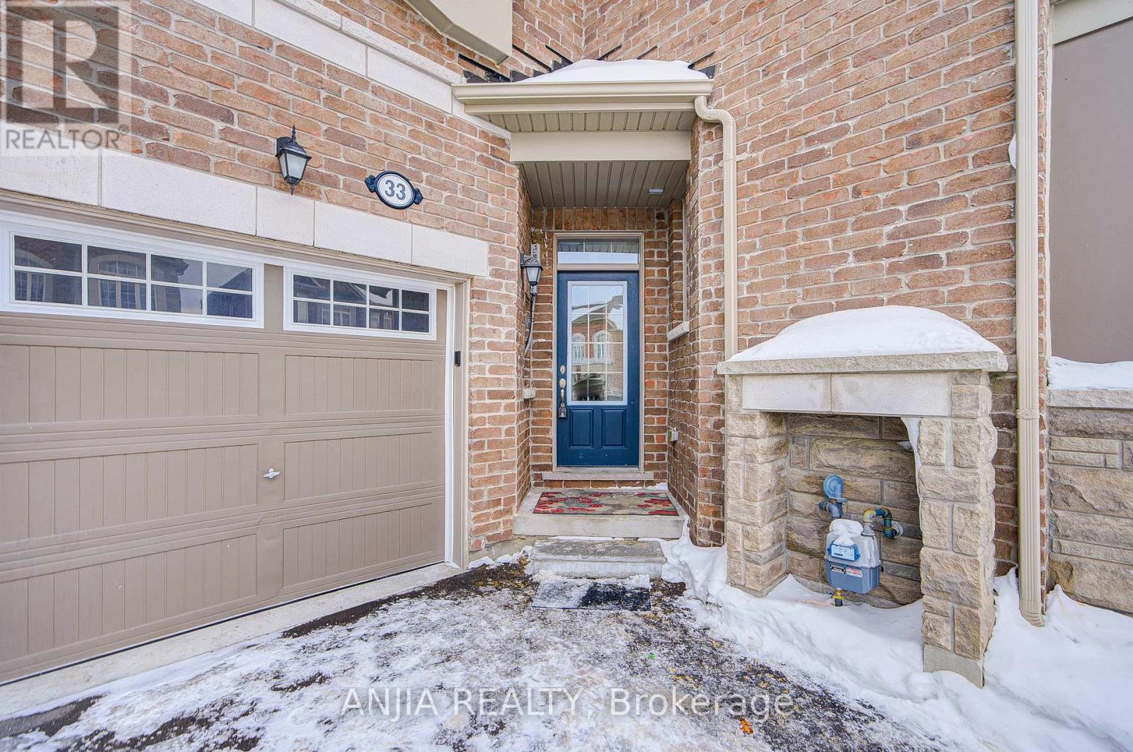 33 Ness Drive, Richmond Hill, Ontario  L4S 0J8 - Photo 4 - N12764770