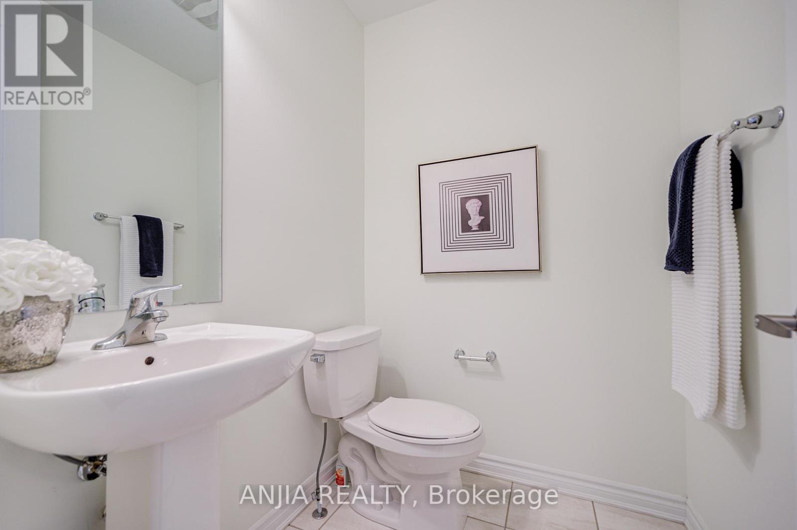 33 Ness Drive, Richmond Hill, Ontario  L4S 0J8 - Photo 6 - N12764770